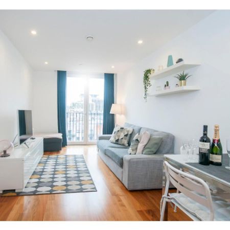 The Most Central Apartment In Cardiff Zewnętrze zdjęcie