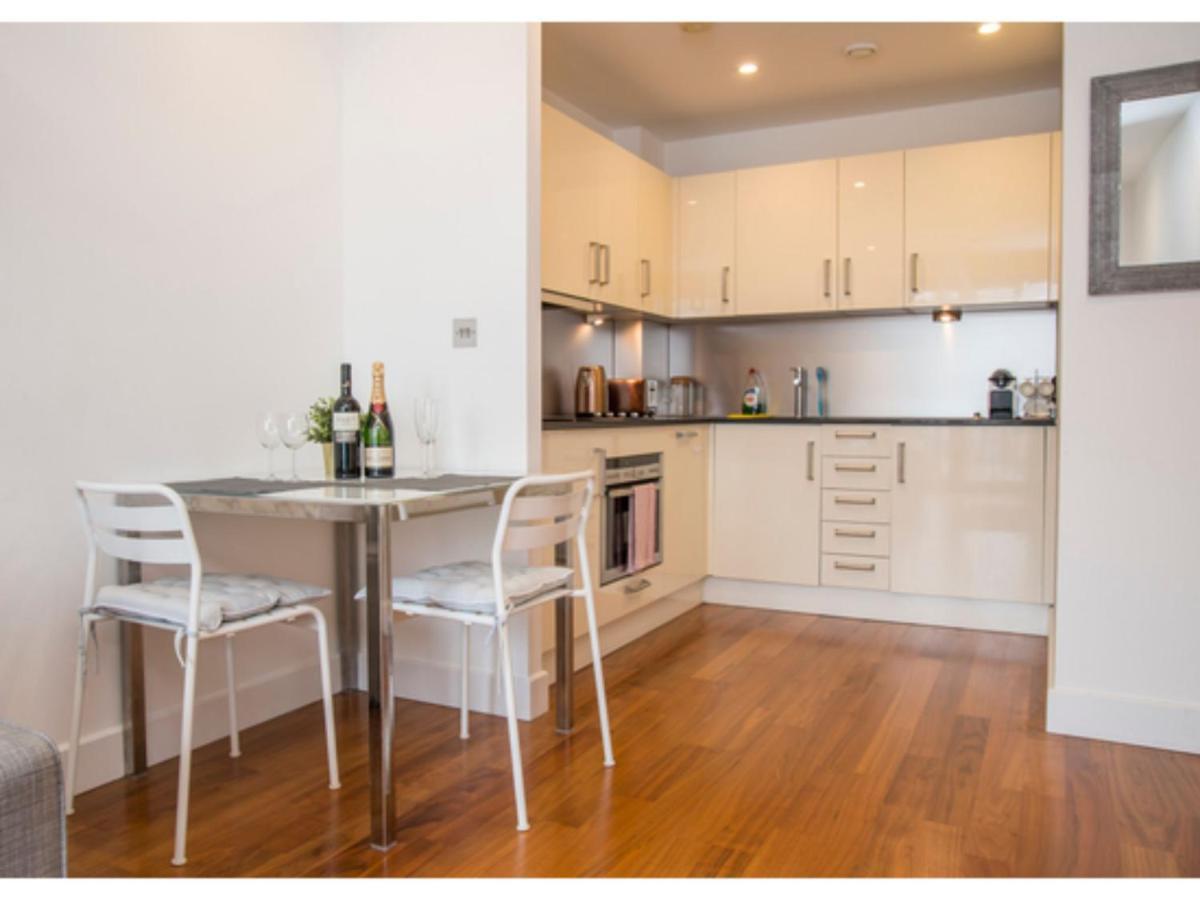 The Most Central Apartment In Cardiff Zewnętrze zdjęcie